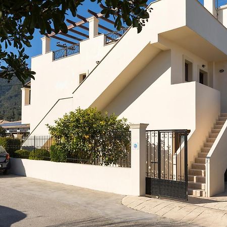 Lemon Tree Corfu Apartments By Konnect Ipsos Exterior photo